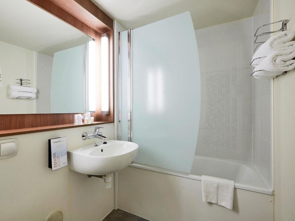 Kyriad Paris Nord La Croix Verte Hotel 3*