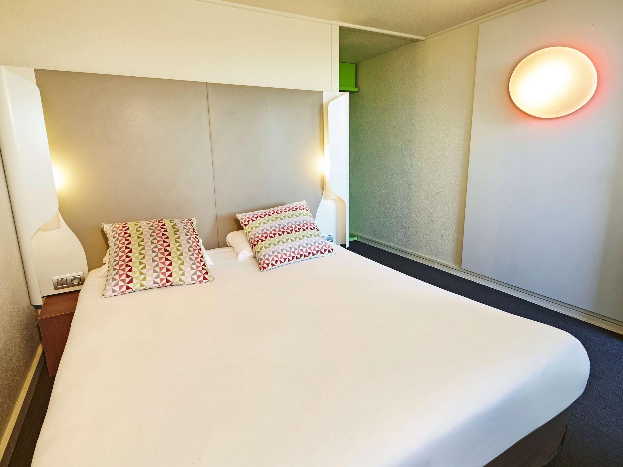 Kyriad - La Croix Verte Hotel