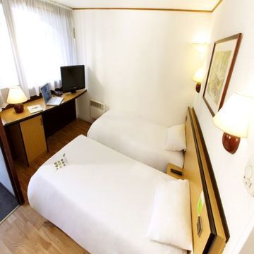 Kyriad - La Croix Verte Hotel 3*